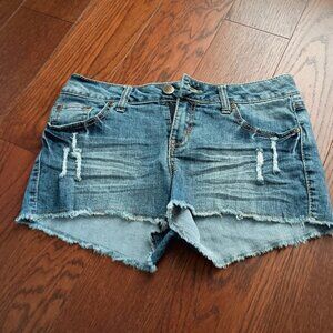 No Boundaries Women's Jean Shorts sz 9 (NWOT)
